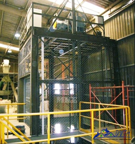 thang nâng hàng tại Vĩnh Long