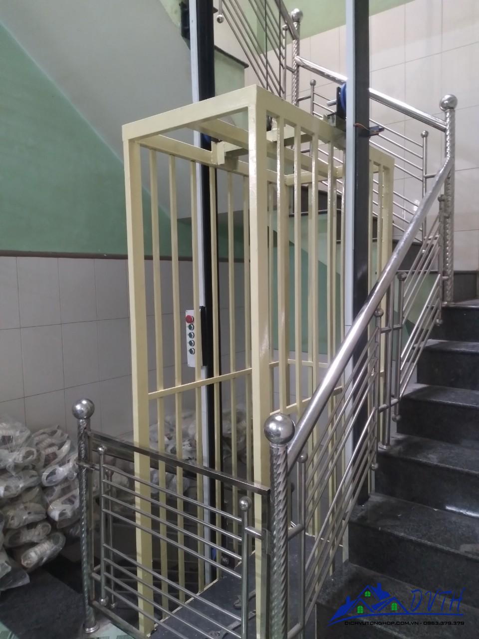 thang nâng hàng tại Vĩnh Long