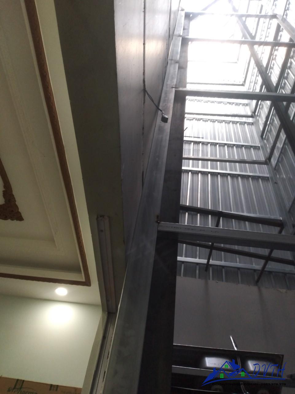 thang nâng hàng tại Hà Nội